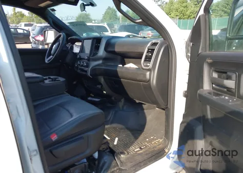 2024 Ram 2500 Tradesman 4X2 8' Box z USA, uszkodzony, nr VIN 3C6UR4HJ0RG339921